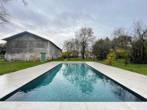 Construction d’une piscine neuve avec volet plage immergé à Soussans Médoc (33)